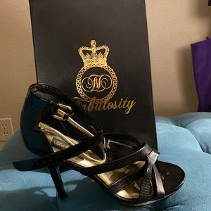 Stunning Black and Gold Ferguson Heels
